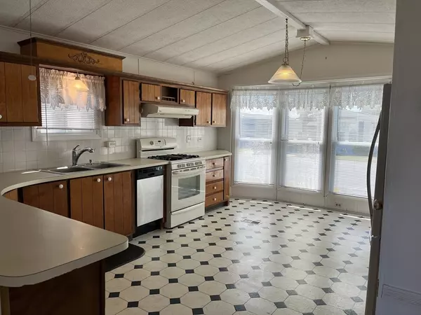 Wareham, MA 02538,4 Joseph St