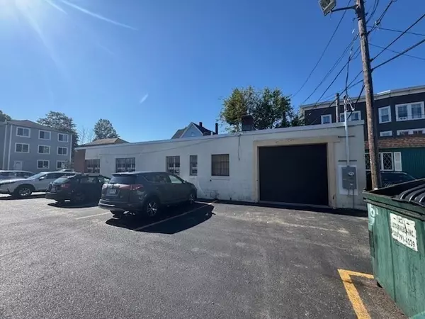 Worcester, MA 01610,64 Dewey St