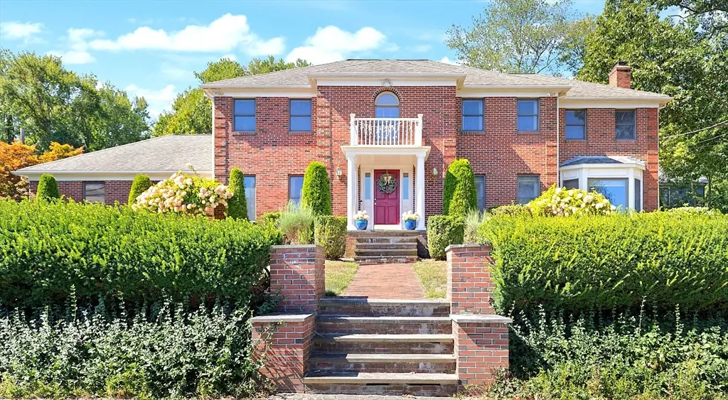 Norwood, MA 02062,93 Brewster Dr