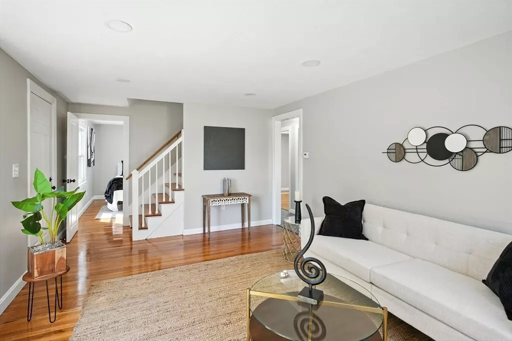 Chicopee, MA 01020,24 Edmund St