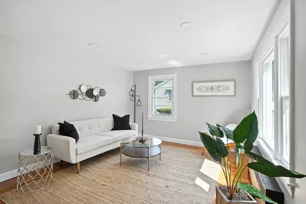 Chicopee, MA 01020,24 Edmund St