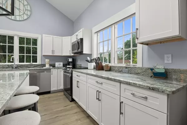 Wellfleet, MA 02667,15 Squires Pond Lane