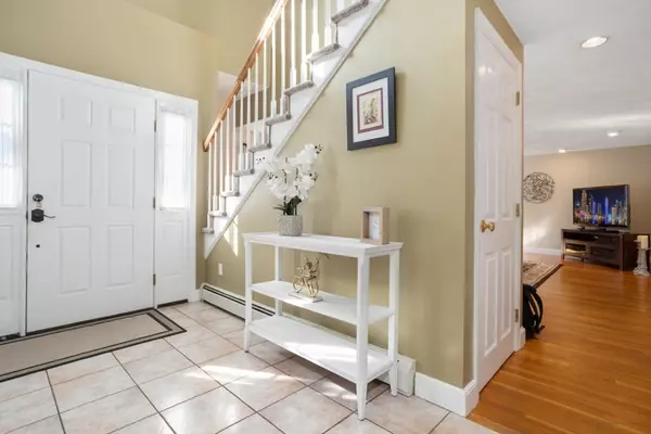 Lynnfield, MA 01940,12 Thomas Rd