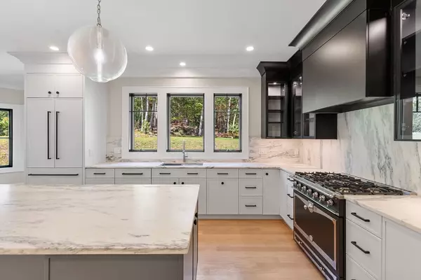 Needham, MA 02492,957 South Street