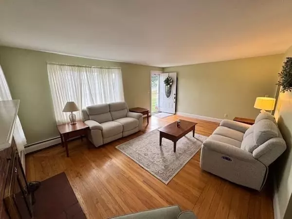 Lincoln, RI 02865,458 River Road