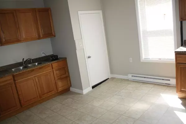Lowell, MA 01852,1000 Central St