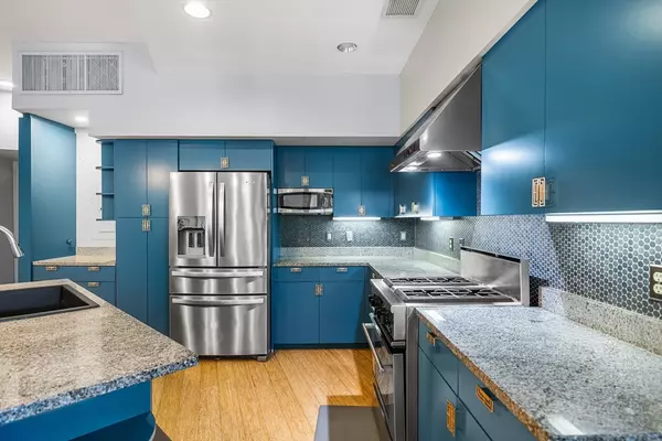 Brookline, MA 02445,74 Kent St #C10