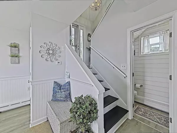 Hull, MA 02045,35 Prospect Ave