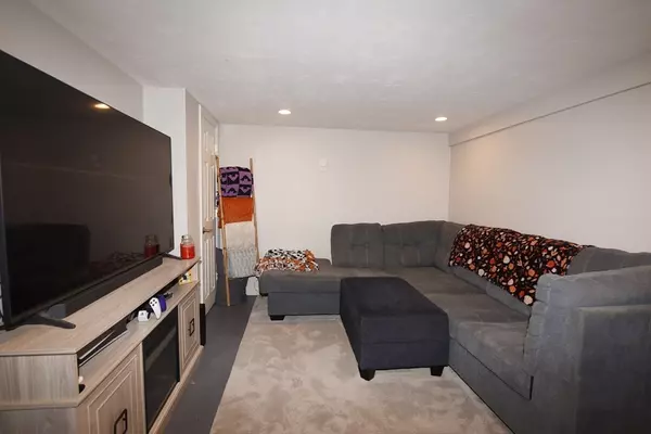 Pembroke, MA 02359,89 West St