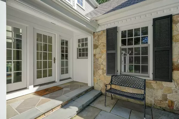 Wellesley, MA 02482,193 Winding River Road