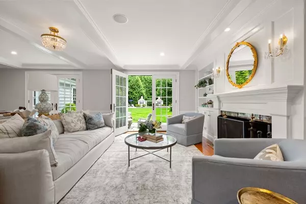 Wellesley, MA 02482,193 Winding River Road