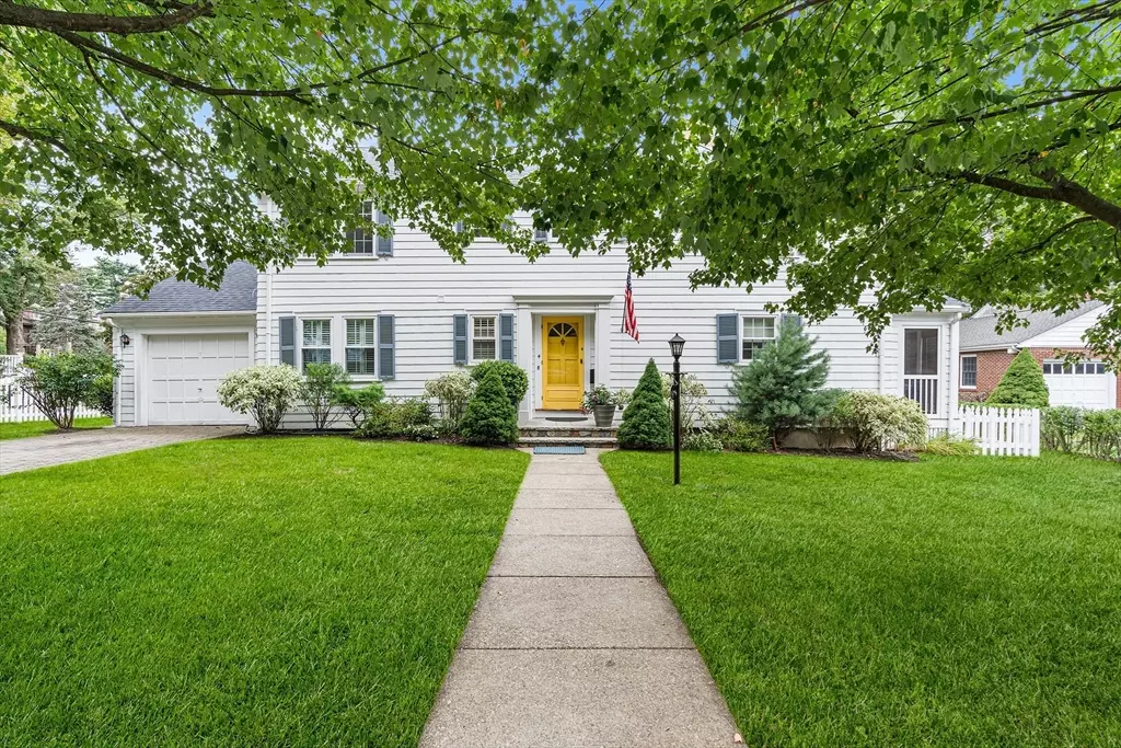 Winchester, MA 01890,4 Oakland Cir