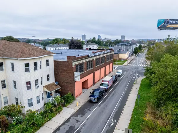 Worcester, MA 01610,2 Olde Millbury St