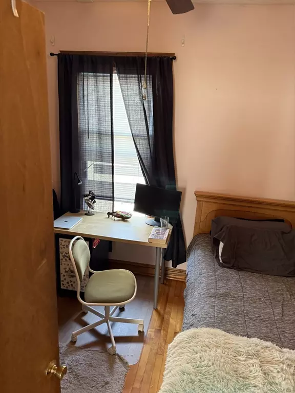 Worcester, MA 01610,32 Clifton St #2