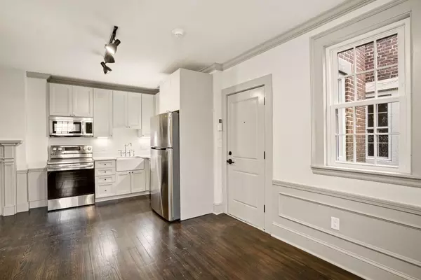Cambridge, MA 02138,9 Dana St #43