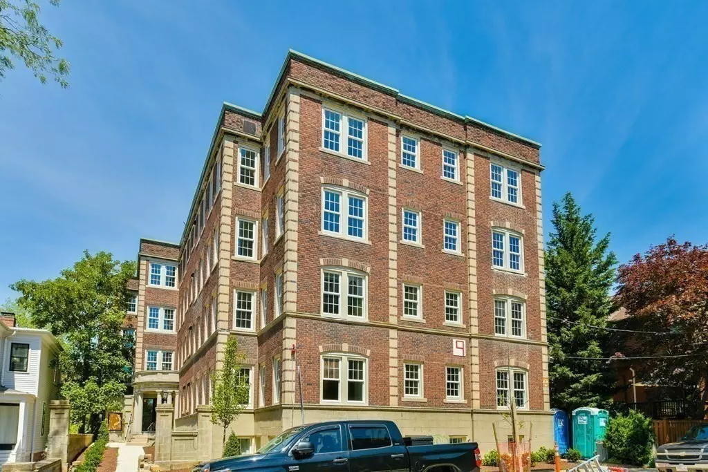 Cambridge, MA 02138,9 Dana St #43