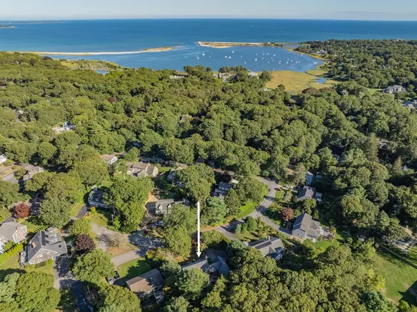 Barnstable, MA 02655,77 Robbins St