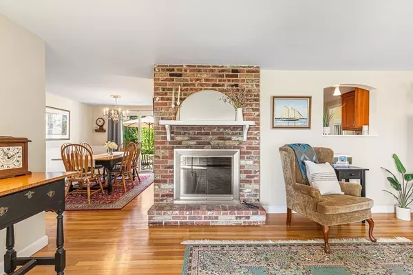 Seekonk, MA 02771,5 George St