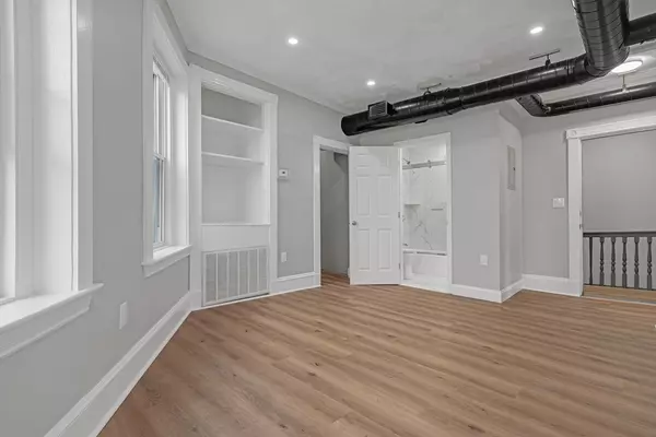 Boston, MA 02115,858 Huntington #3