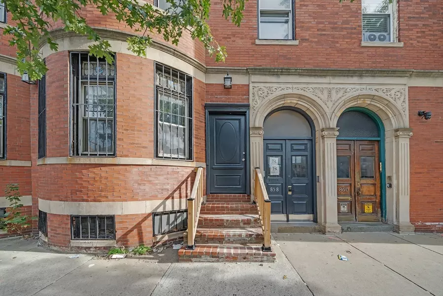 858 Huntington Ave #1, Boston, MA 02115
