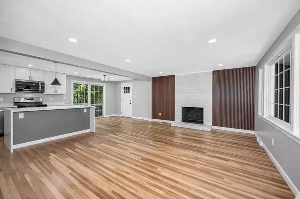 Chelmsford, MA 01824,3 Horseshoe Rd