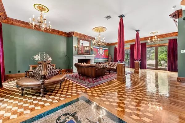 Boston, MA 02118,218 W Springfield Street