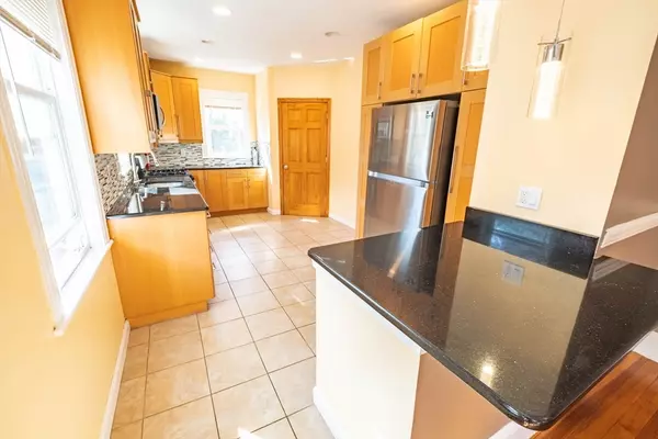 25 Cutter St #2, Belmont, MA 02478