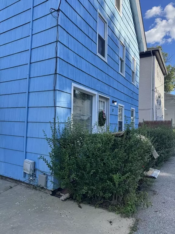 Worcester, MA 01607,17 Thenius St