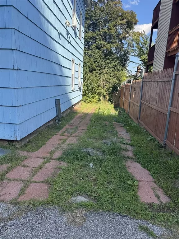 Worcester, MA 01607,17 Thenius St
