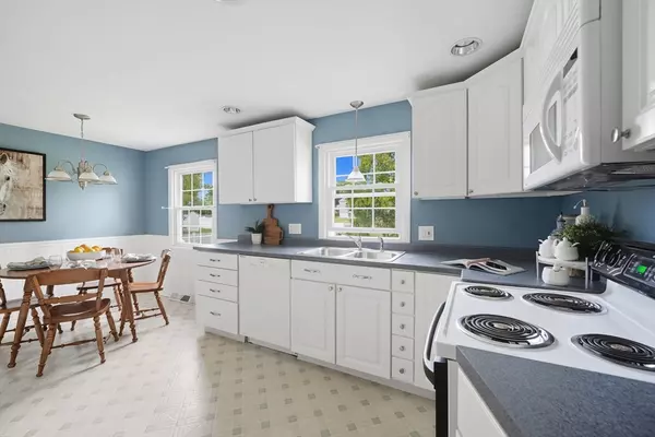 Holyoke, MA 01040,89 Meadowbrook Rd