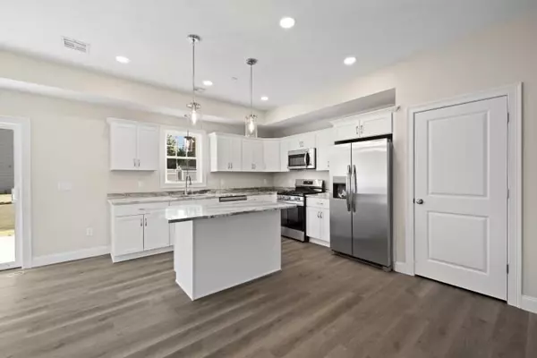 Taunton, MA 02780,23 1/2 Johnson St #C