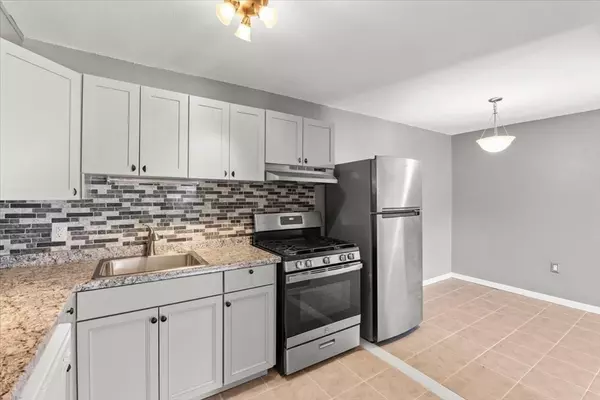 Taunton, MA 02780,173 Highland St #201