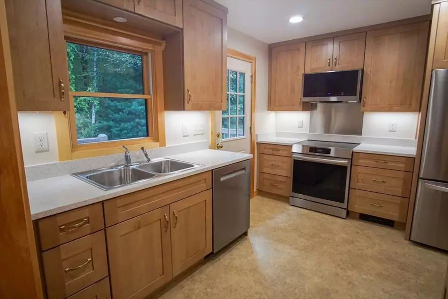 49 Conant Road, Lincoln, MA 01773