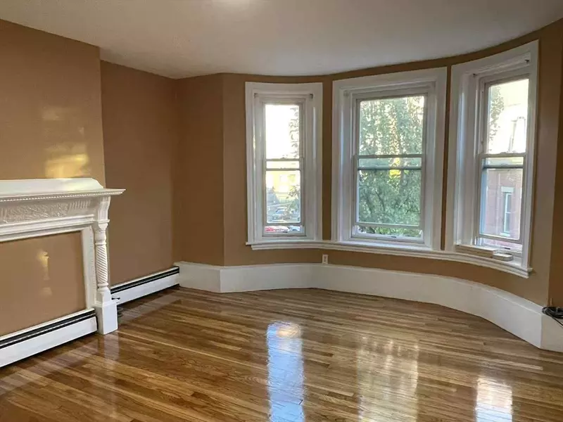 30 Worthington St #3, Boston, MA 02120