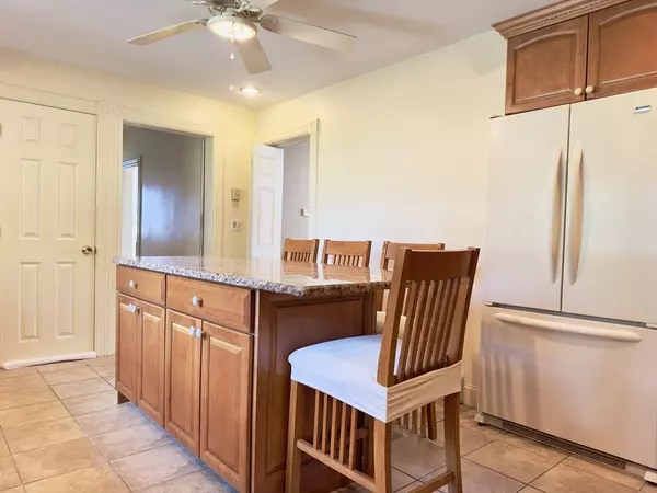 Worcester, MA 01603,46 Lyman Street