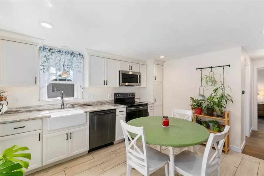 75 Franklin St, Tewksbury, MA 01876