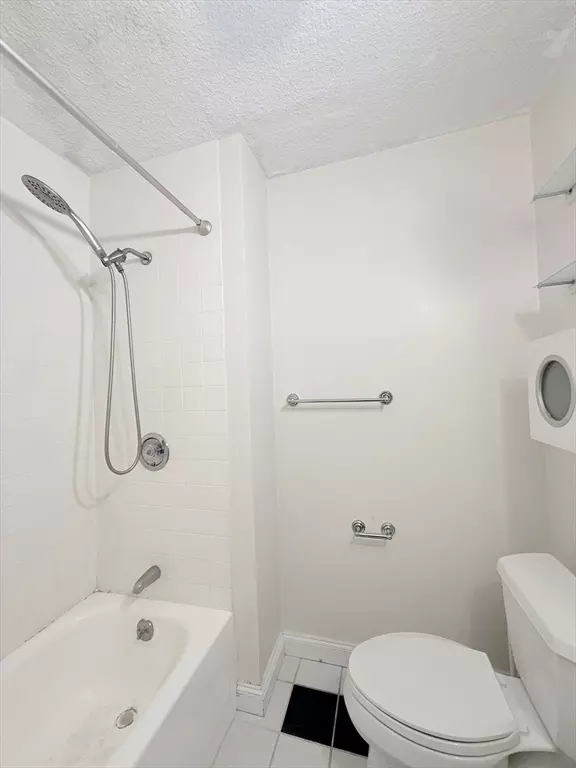 Brookline, MA 02445,33 Pond Ave #716