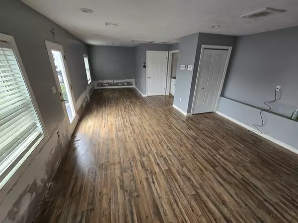 Taunton, MA 02780,396 Winthrop St