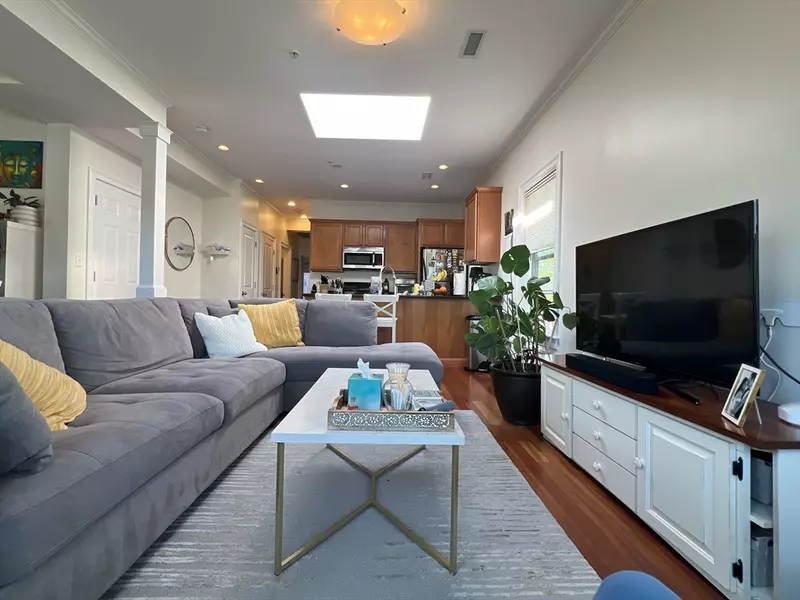 35 Magnolia #6, Cambridge, MA 02138