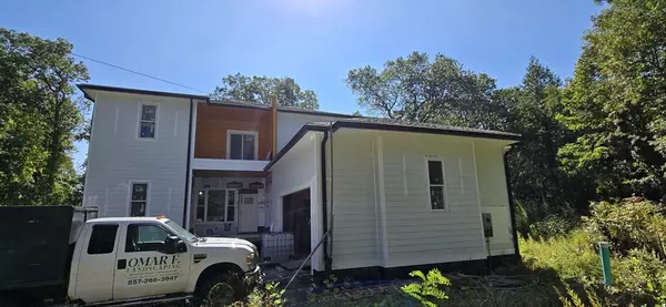 Dedham, MA 02026,34 Hyde Park St