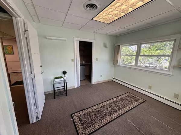 Malden, MA 02148,452 Pleasant Street #9