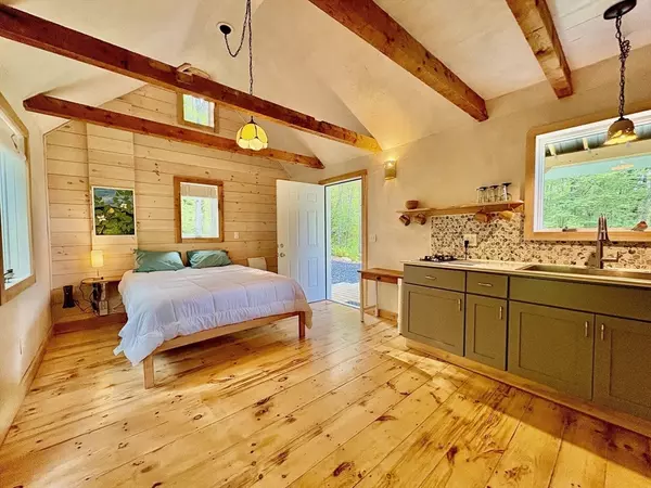 Plainfield, MA 01070,91 Summit St