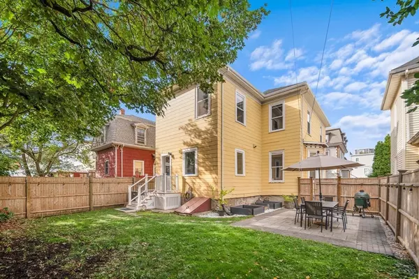 8 Thornley St, Boston, MA 02125