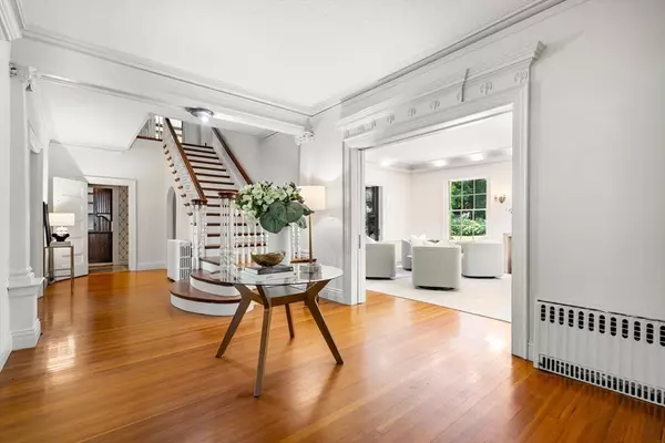 Newton, MA 02467,87 Hammond St