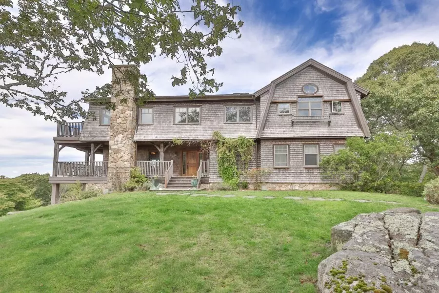 97 Longview Road, West Tisbury, MA 02575