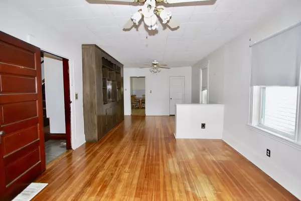 Dedham, MA 02026,79 Sprague St