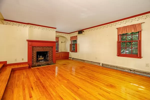 Shrewsbury, MA 01545,9 Arnold Road