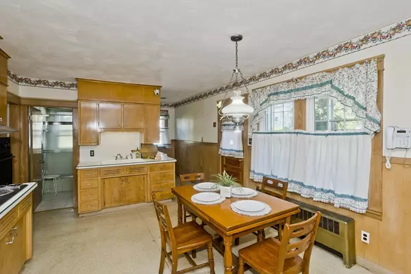 Chicopee, MA 01013,21 Tourtelotte Ave