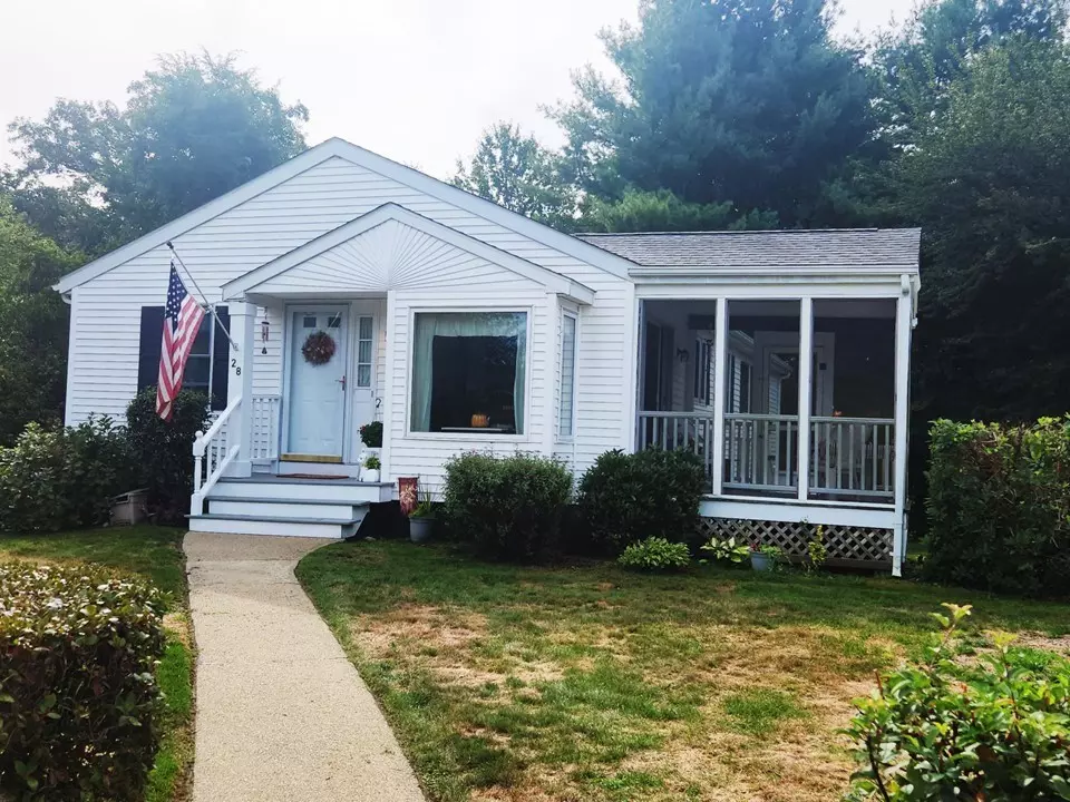 East Bridgewater, MA 02333,28 Brookbend Way E #28