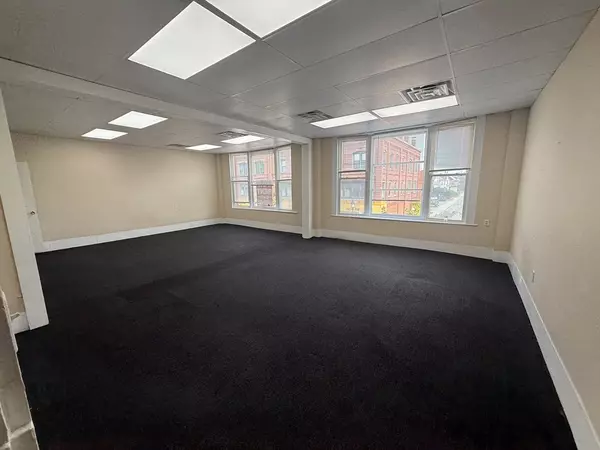 Waltham, MA 02453,397 Moody St #2